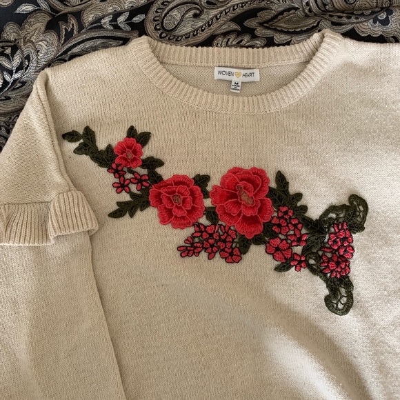 Woven Heart Sweaters - 90s Embroidered Crop Sweater Woven Heart Sweaters - 90s Embroidered Crop Sweater
